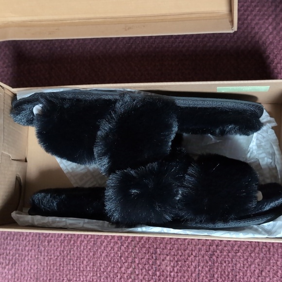 Steve Madden Dreamer Black faux fur Slippers, size large ( 11" long),NEW IN BOX - Picture 2 of 5
